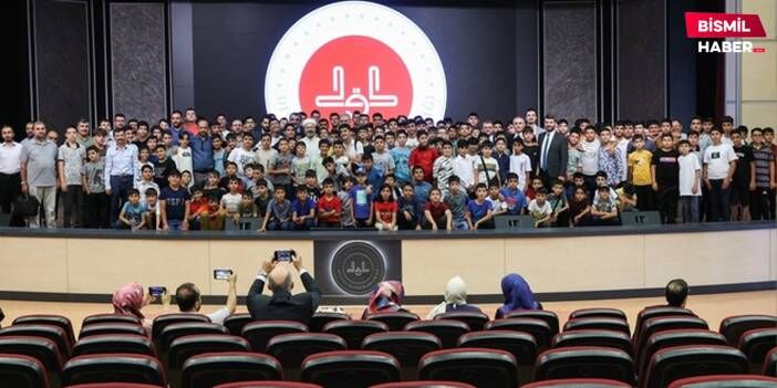 Diyanet İşleri Başkanı Erbaş, depremzede öğrencilerle bir araya geldi