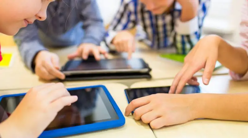 kids_with_tablets.jpg.860x0_q70_crop-scale