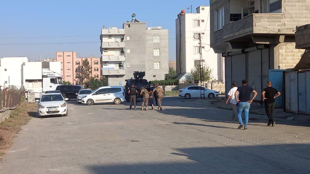 Şanlıurfa Birecik'te Polisle çatışan uyuşturucu satıcıları yakalandı 1