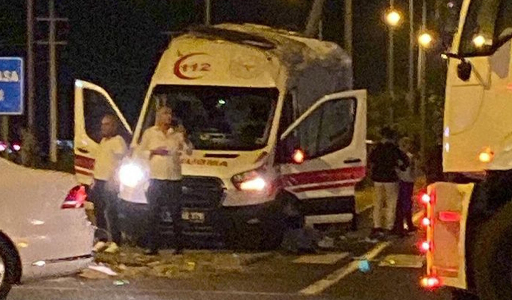 Diyarbakır otobüs ambulans çarpışması 1