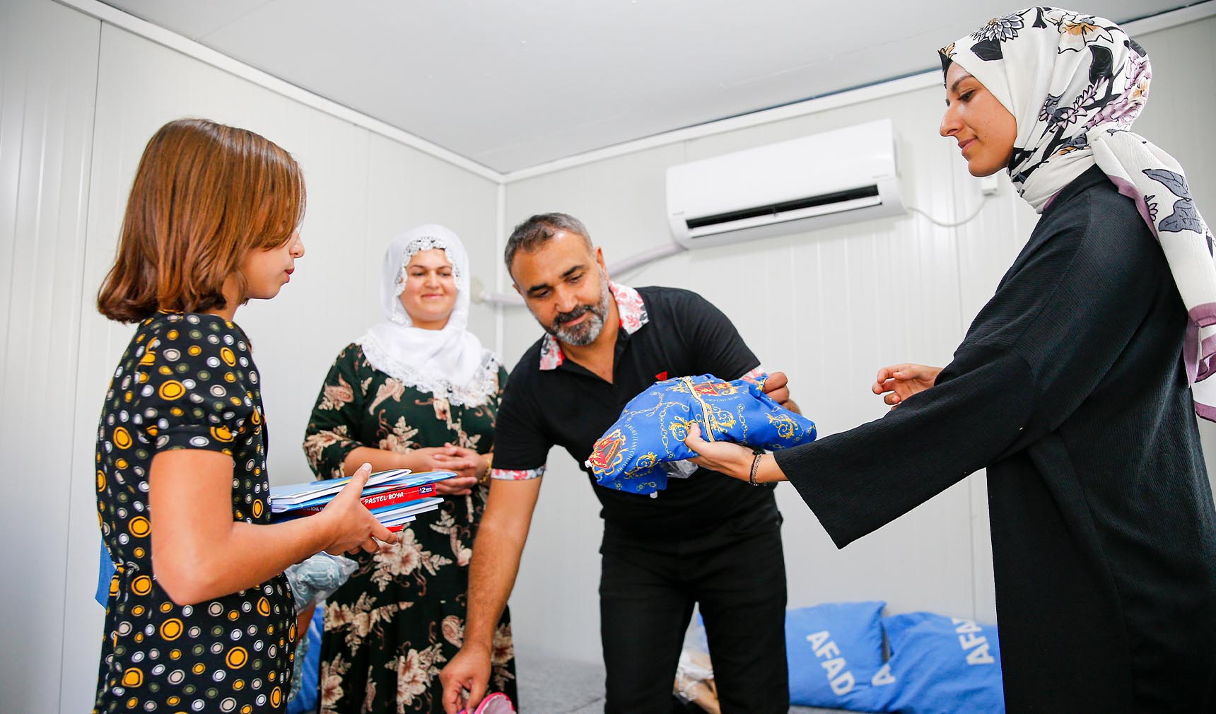 Diyarbakır’da 600 depremzede öğrencinin kırtasiye ihtiyacı karşılandı 3