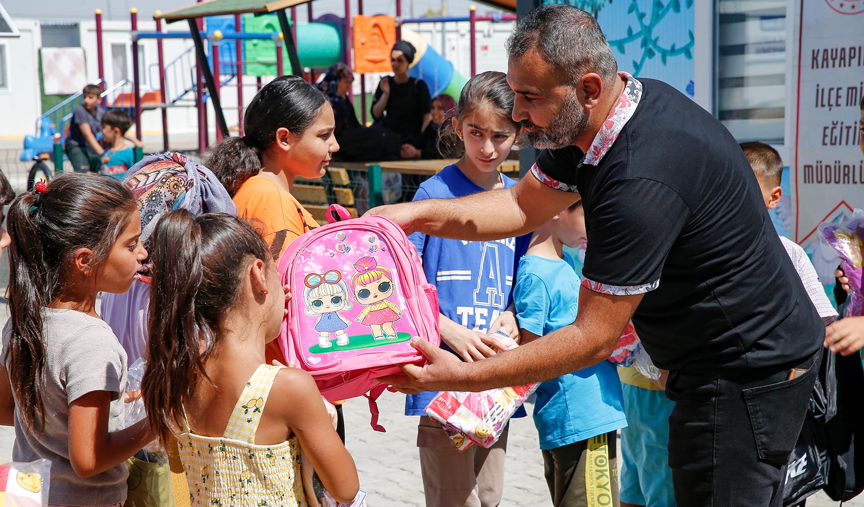 Diyarbakır’da 600 depremzede öğrencinin kırtasiye ihtiyacı karşılandı 4