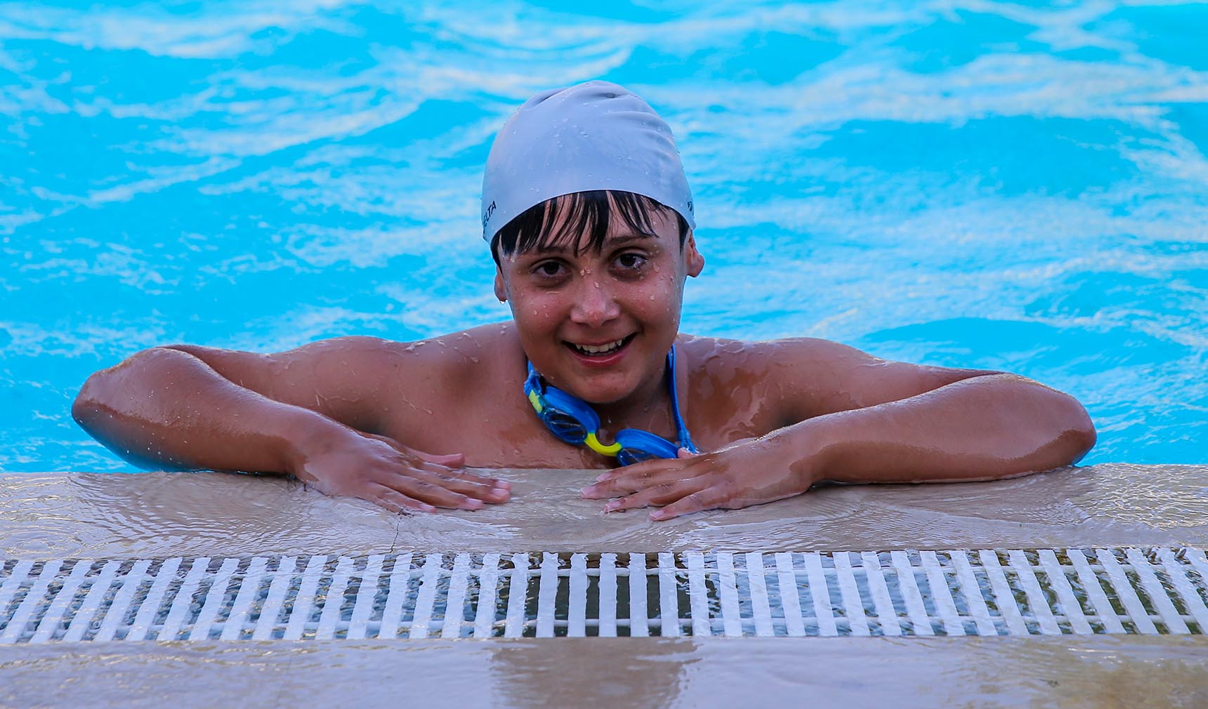 Diyarbakır'da süs havuzunda yüzen çocuklar yarı olimpik havuza götürüldü 4