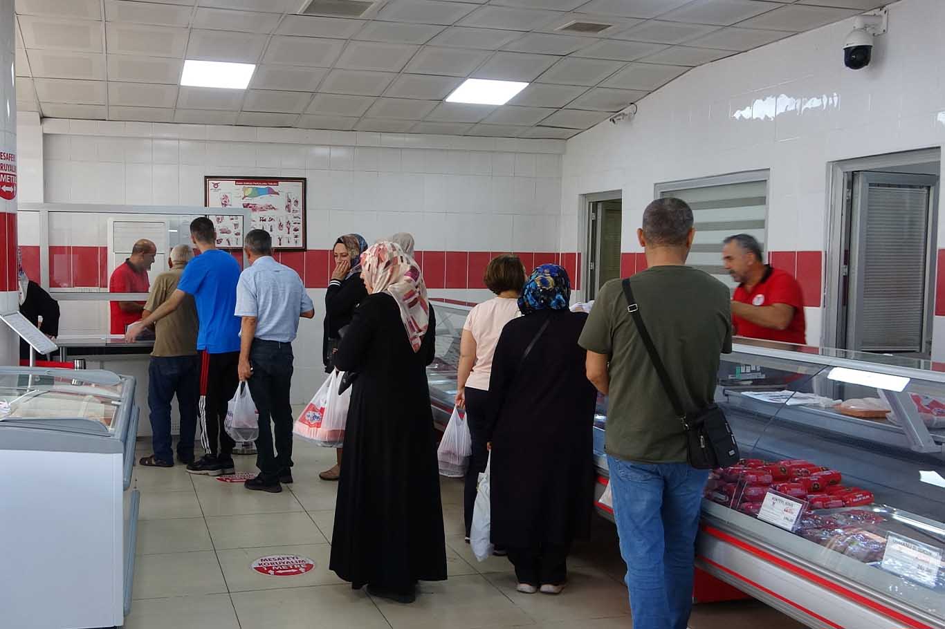 Diyarbakır'da ucuz et kuyruğu
