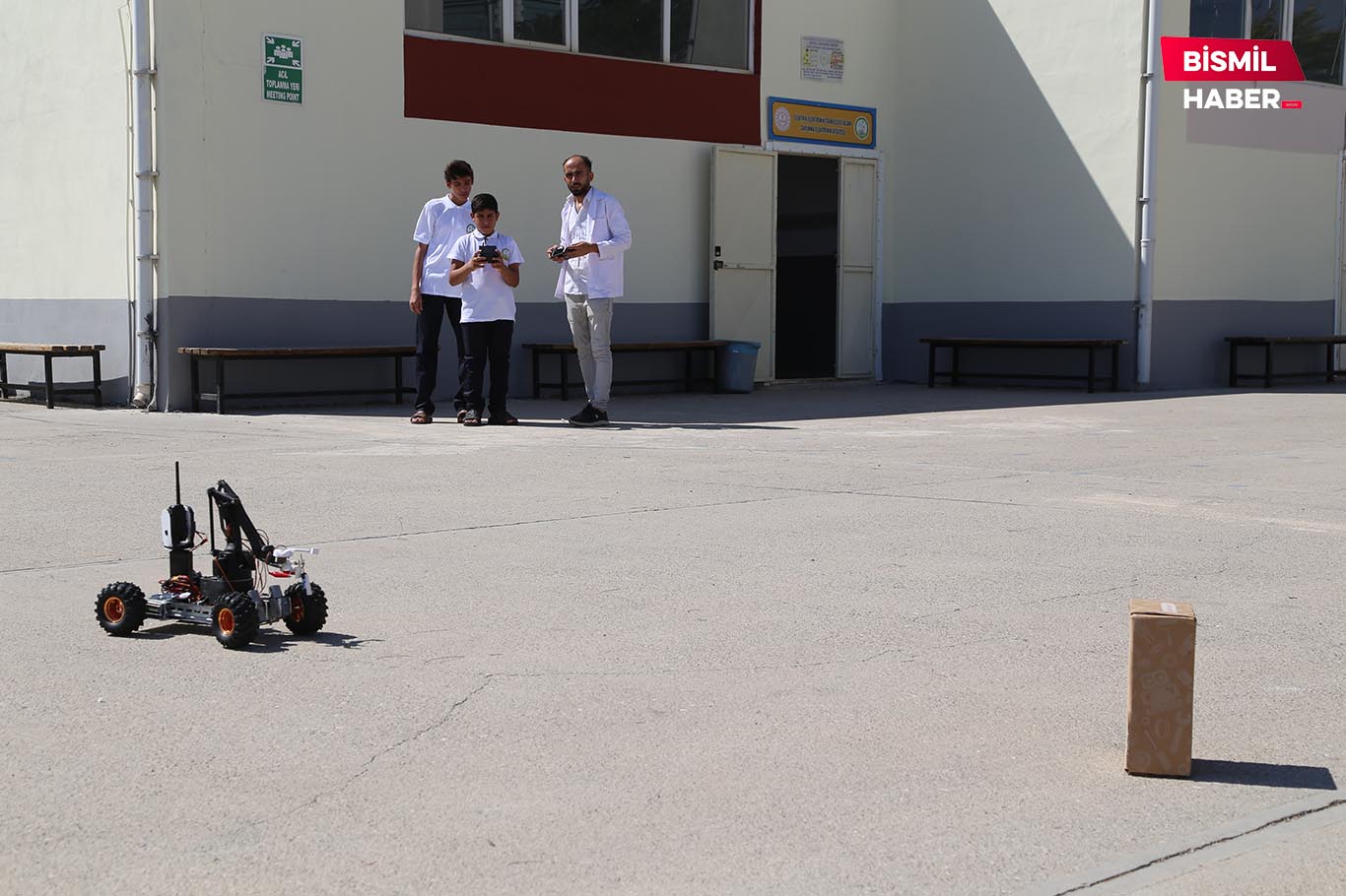 Özel Cezeri Akademi ve Teknoloji Lisesi öğrencileri, bomba imha robotu geliştirdi 4