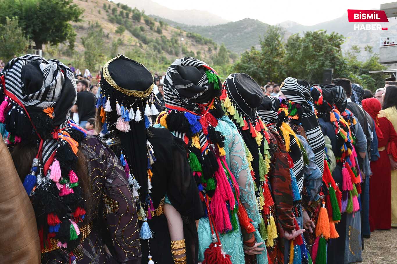 Şırnak aşiret düğünü yöresel kıyafet giyme zorunluluğu 4