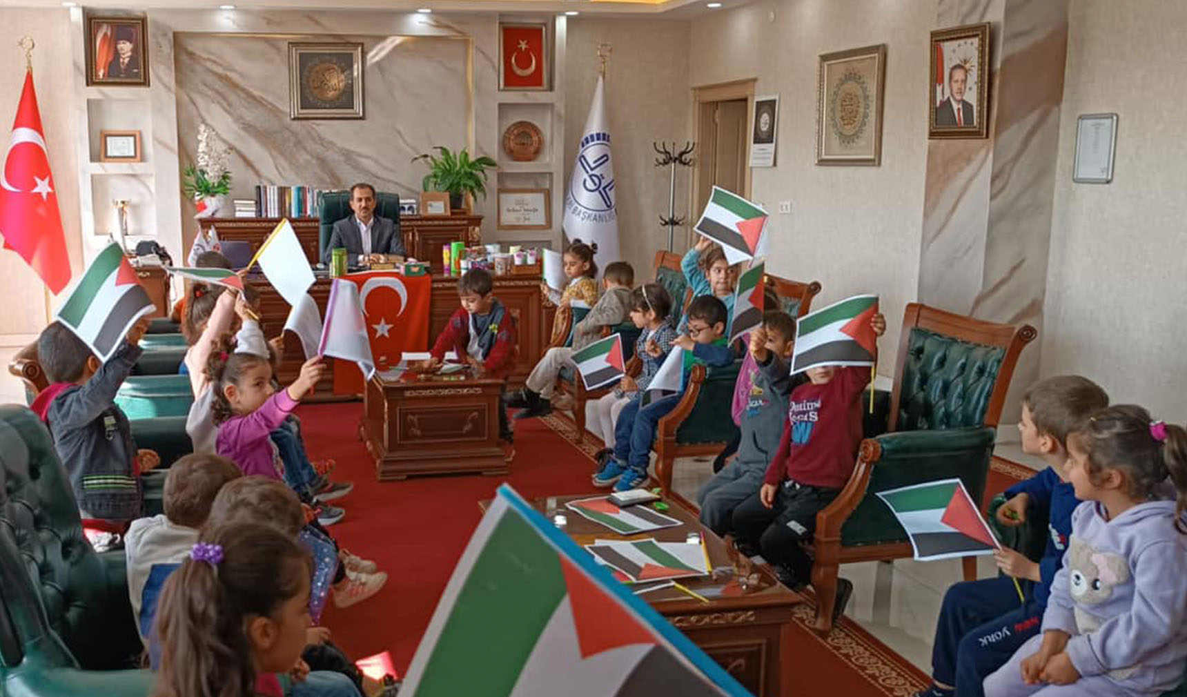 Bismil’de 4-6 Yaş Kur’an Kursu öğrencileri harçlıklarını Gazze’ye bağışladı 1