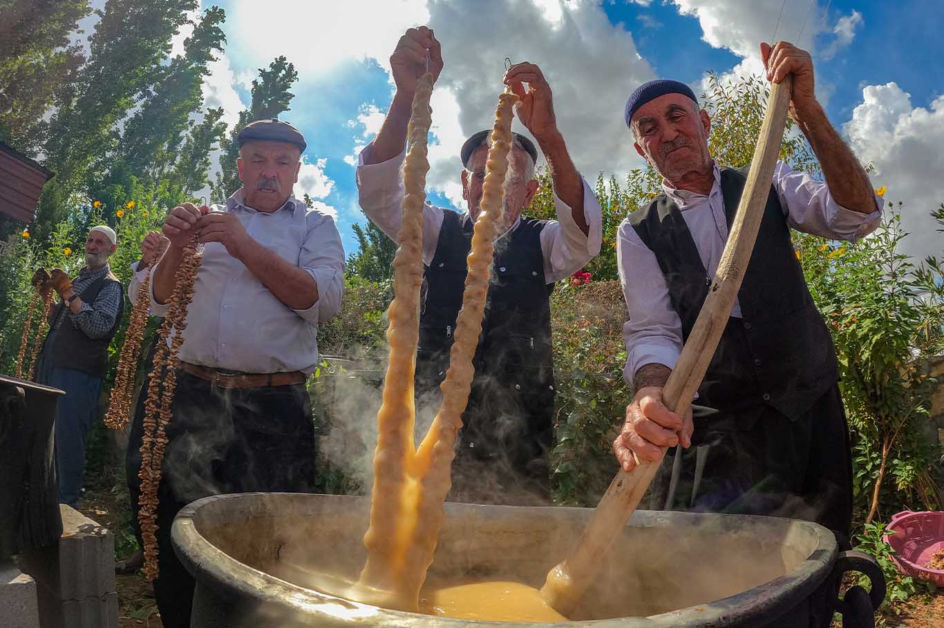 Diyarbakır Silvan’da bağ bozumu şenliği yapıldı 7