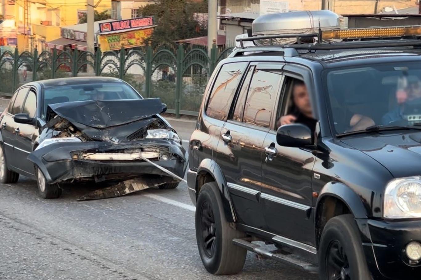 Diyarbakır’da 6 aracın karıştığı zincirleme kaza 5