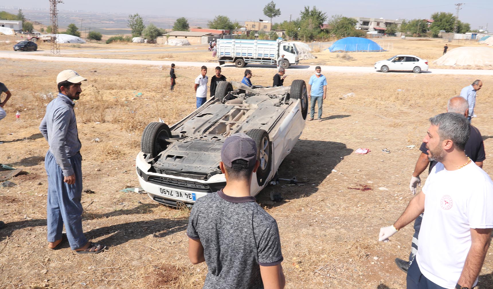 Diyarbakır'da taziyeye giden takla atan otomobildeki 5 kişi yaralandı