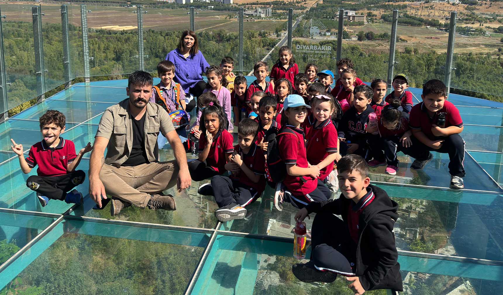 Kırsaldaki öğrenciler, Diyarbakır'ın tarihi ve turistik mekanlarını gezdi