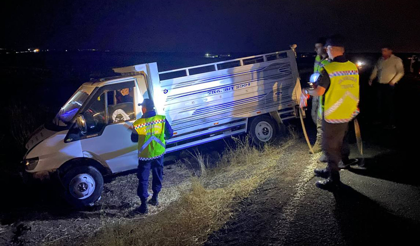 Şanlıurfa'da kamyonetler çarpıştı 20 yaralı 3