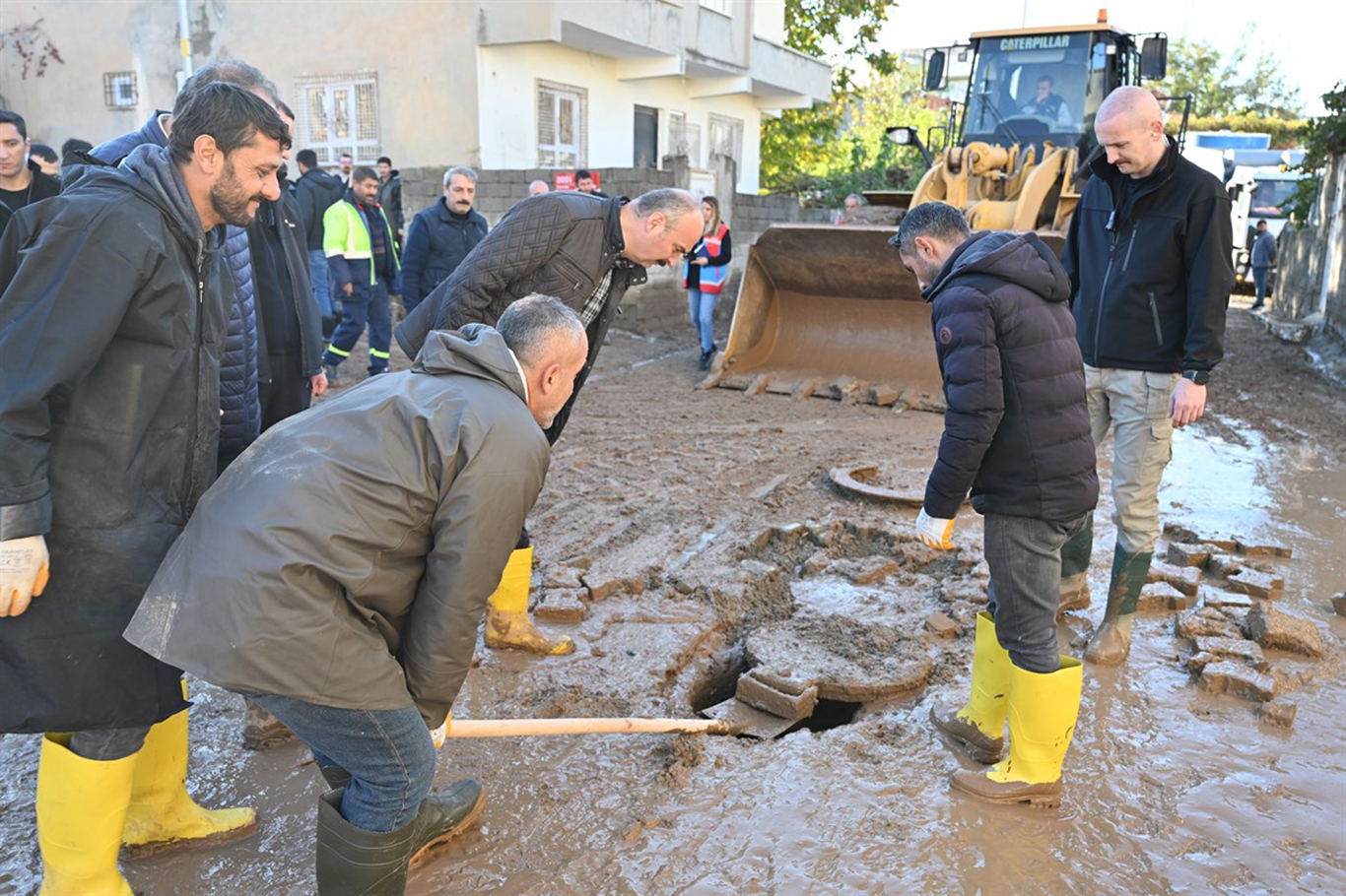 batmanda-selzedelerin-yaralari-sariliyor-a6a71e6c