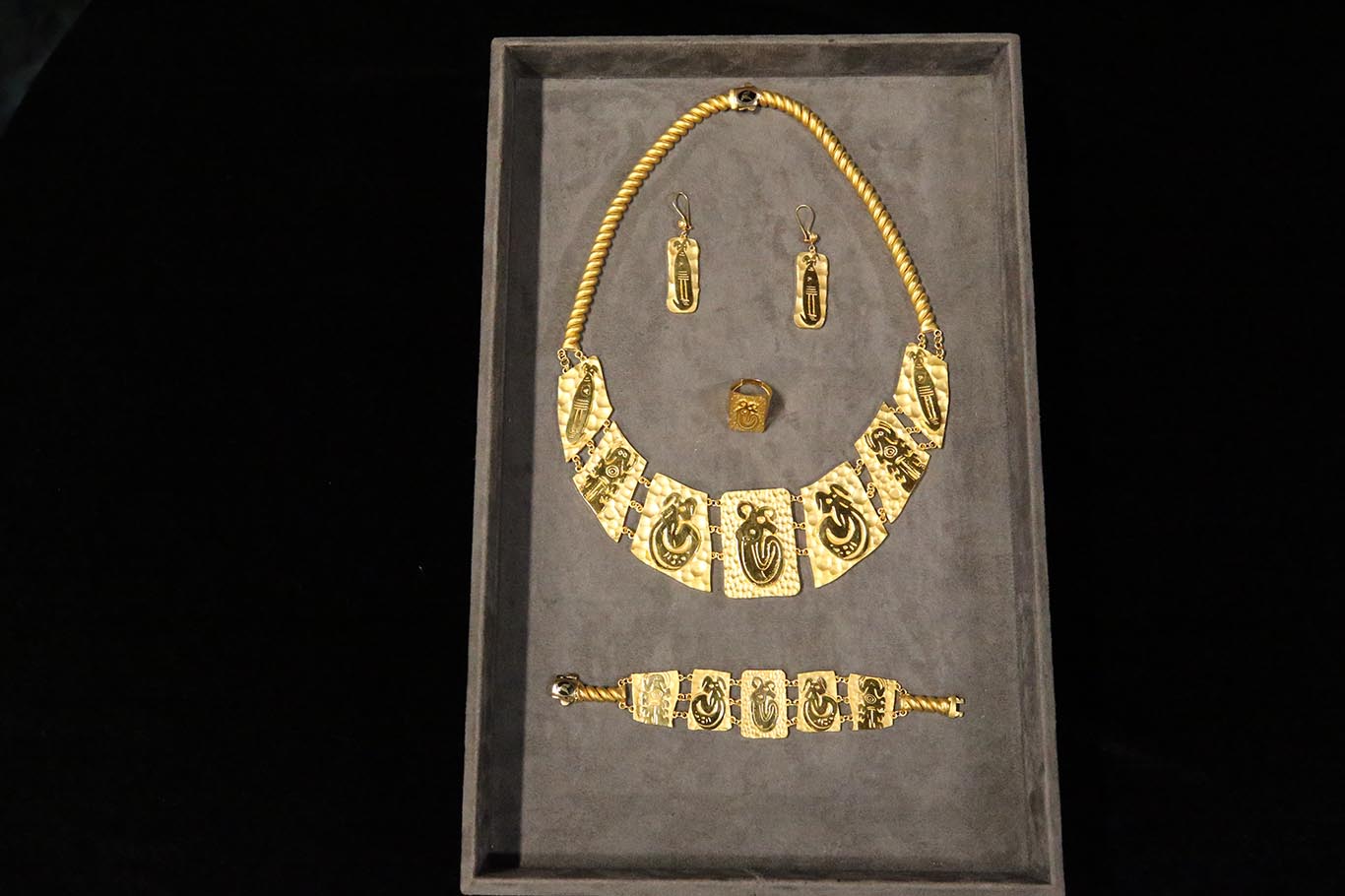 Bismil’de çıkarılan figürler takılara işlendi 10