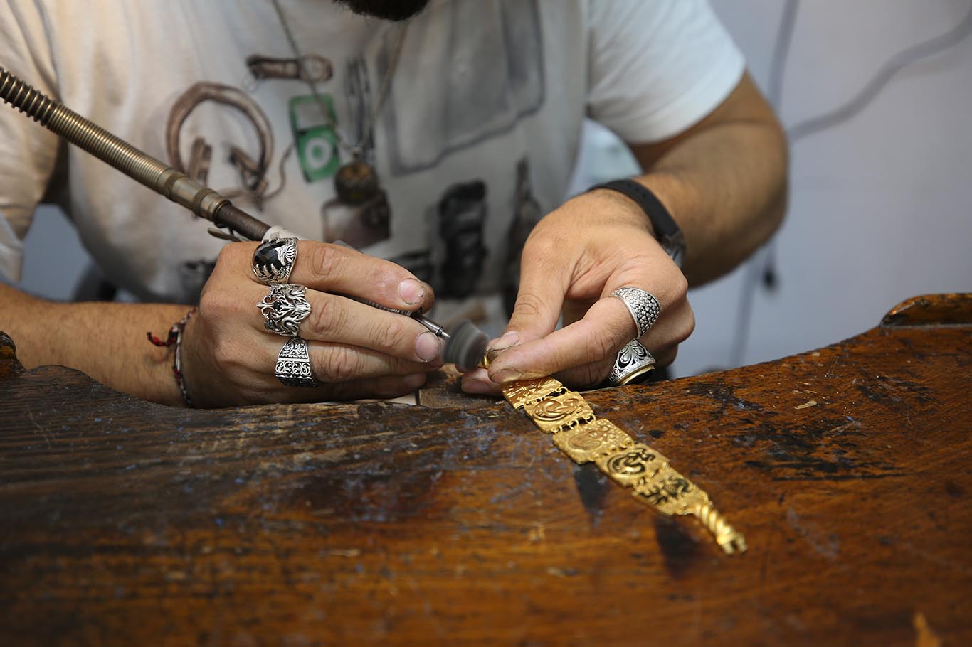 Bismil’de çıkarılan figürler takılara işlendi 8