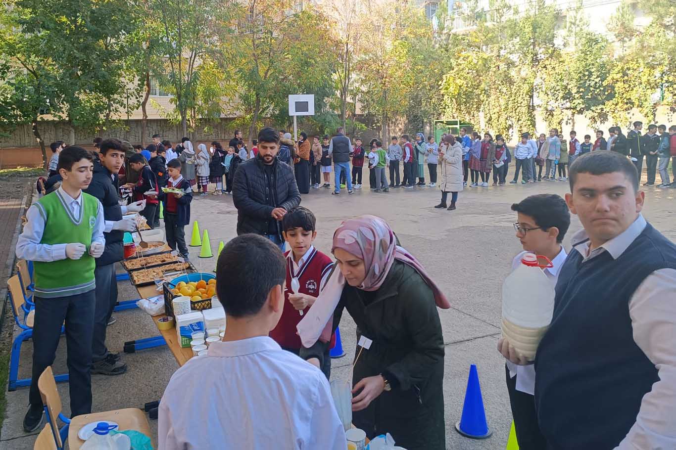 Bismil’de öğrenciler Gazze yararına kermes düzenledi 4