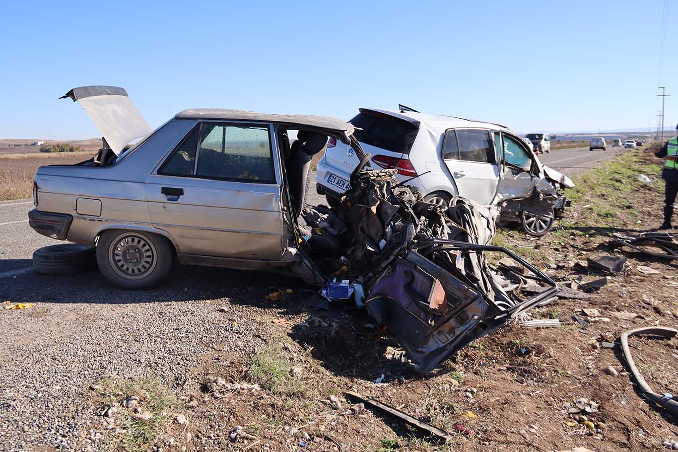 Bismil’de otomobilin parçalandığı kazada 2 kişi öldü 4