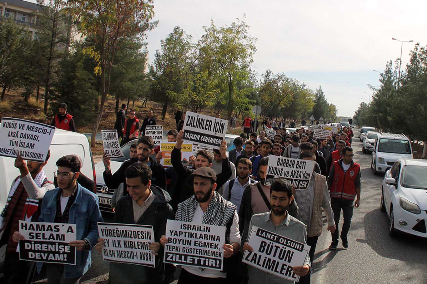 Dicle Üniversitesi öğrencileri Gazze için yürüdü 3