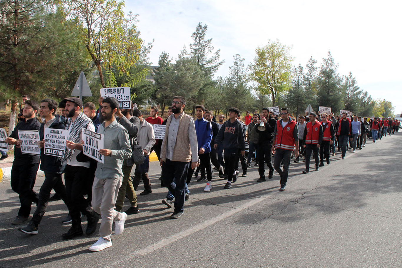 Dicle Üniversitesi öğrencileri Gazze için yürüdü 4