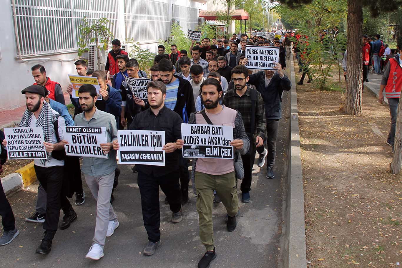 Dicle Üniversitesi öğrencileri Gazze için yürüdü 5