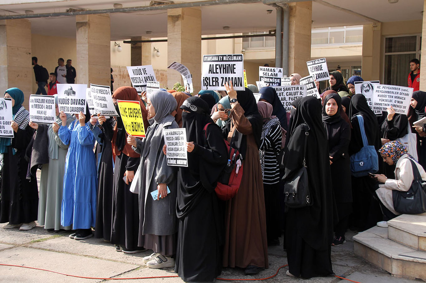 Dicle Üniversitesi öğrencileri Gazze için yürüdü 6