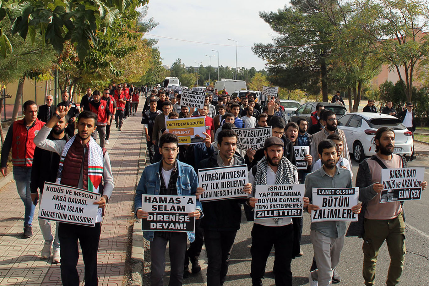 Dicle Üniversitesi öğrencileri Gazze için yürüdü 7