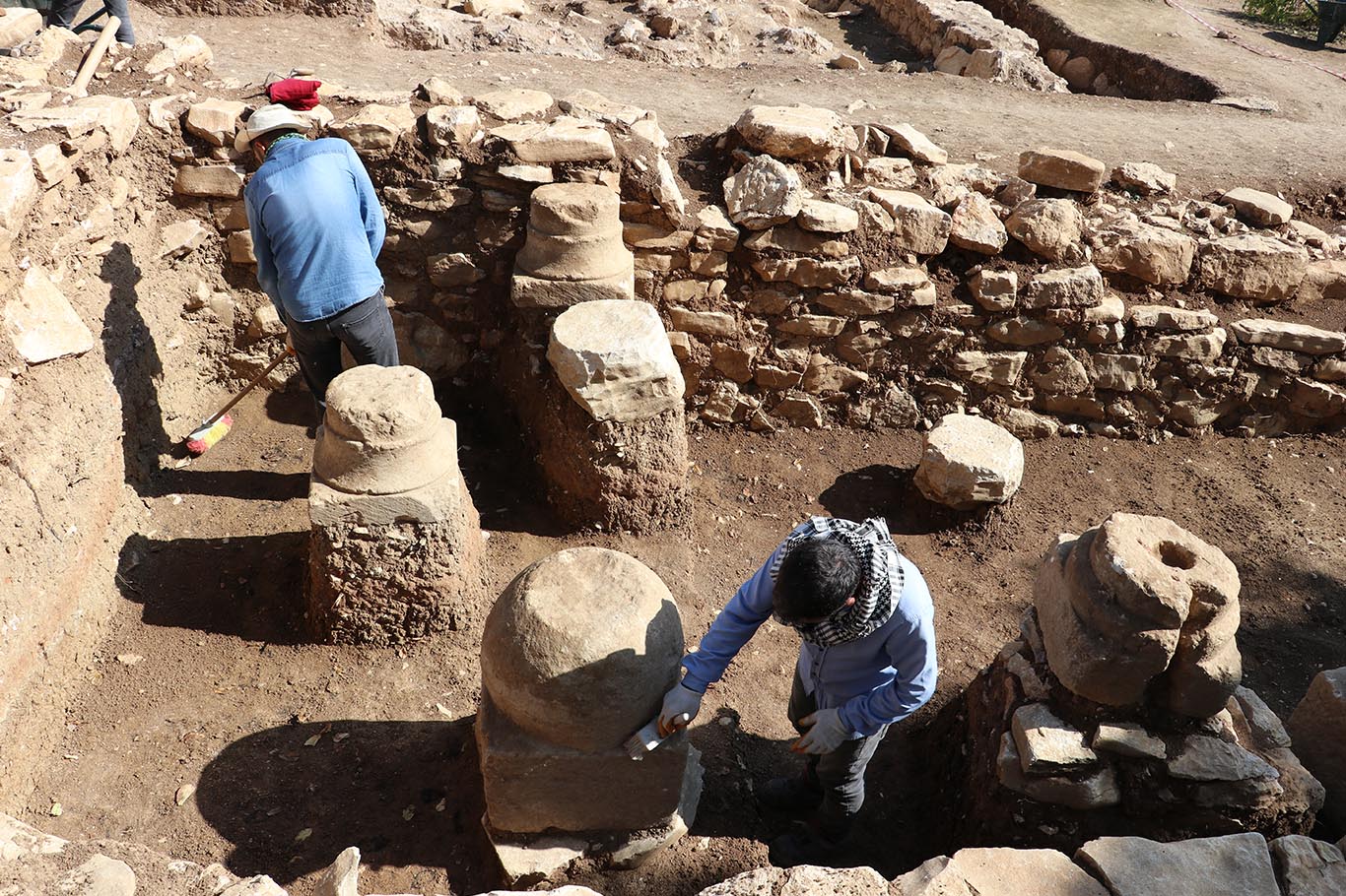 Diyarbakır'da 1500 yıllık kilise ve 46 mezar bulundu