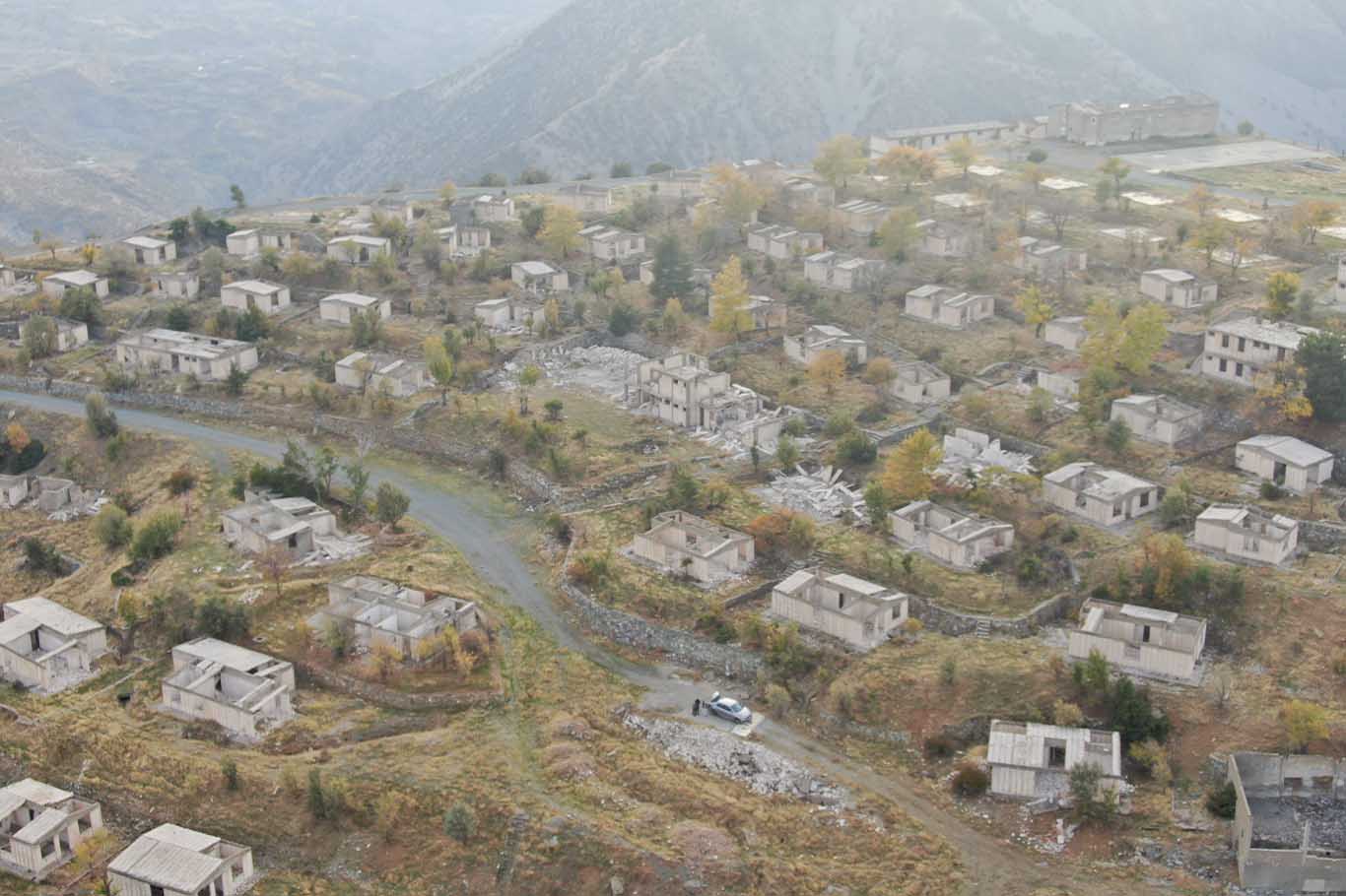 Diyarbakır'da hayalet köy havadan görüntülendi 4
