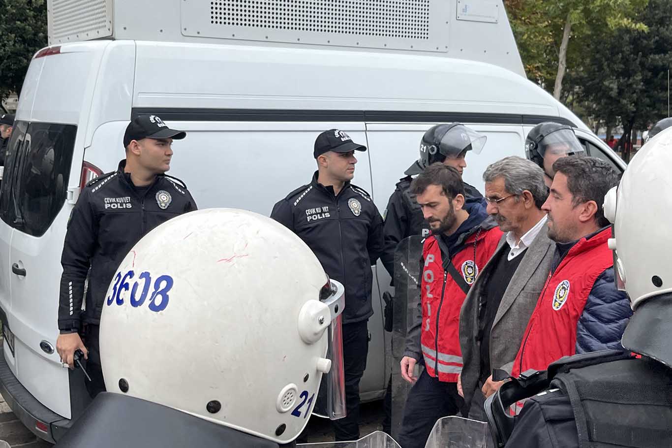 Diyarbakır’da Öcalan protestosu 50 gözaltı 6
