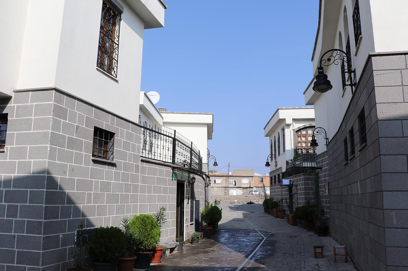 Diyarbakır'da yeni inşa edilen 3 otel, 12 iş yeri ve 55 konut satışa çıkıyor 13