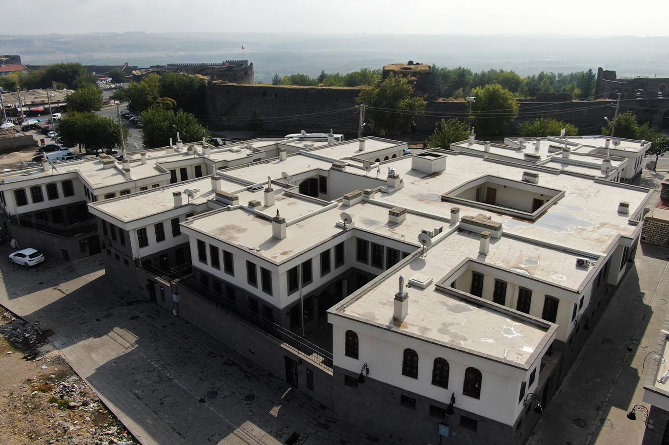 Diyarbakır'da yeni inşa edilen 3 otel, 12 iş yeri ve 55 konut satışa çıkıyor 2