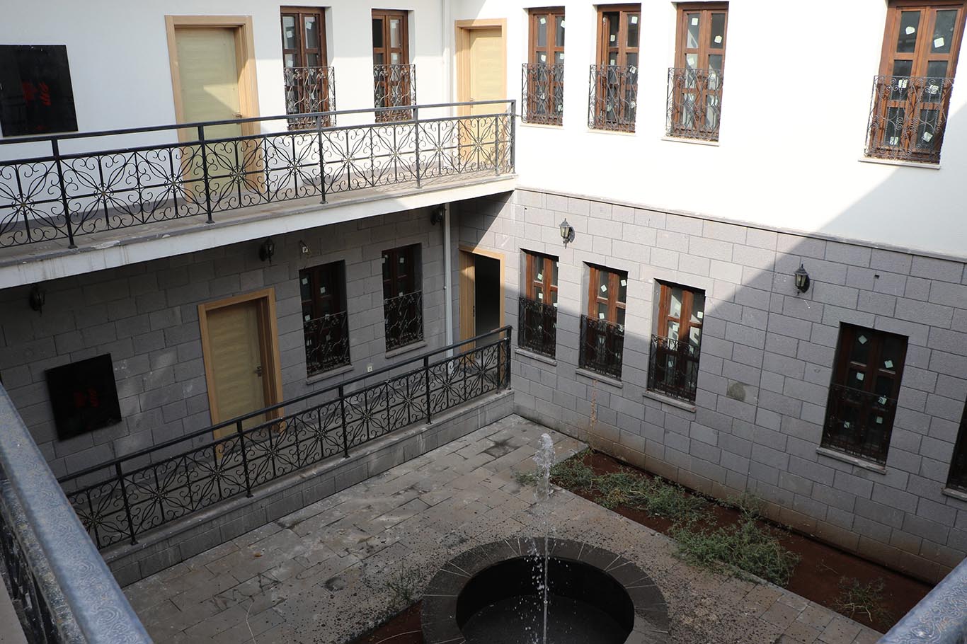 Diyarbakır'da yeni inşa edilen 3 otel, 12 iş yeri ve 55 konut satışa çıkıyor 5