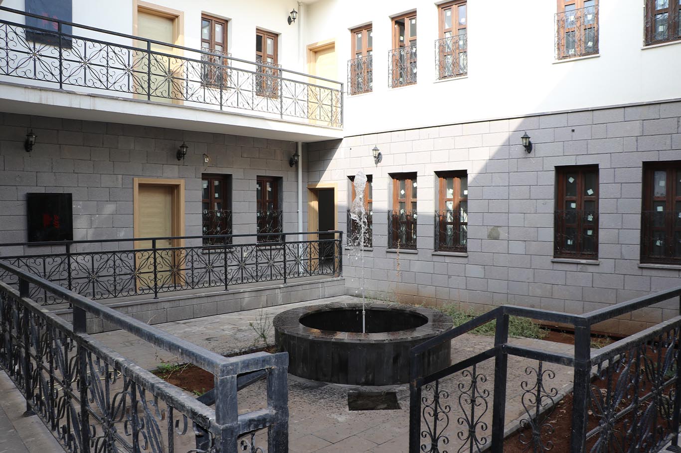 Diyarbakır'da yeni inşa edilen 3 otel, 12 iş yeri ve 55 konut satışa çıkıyor 7