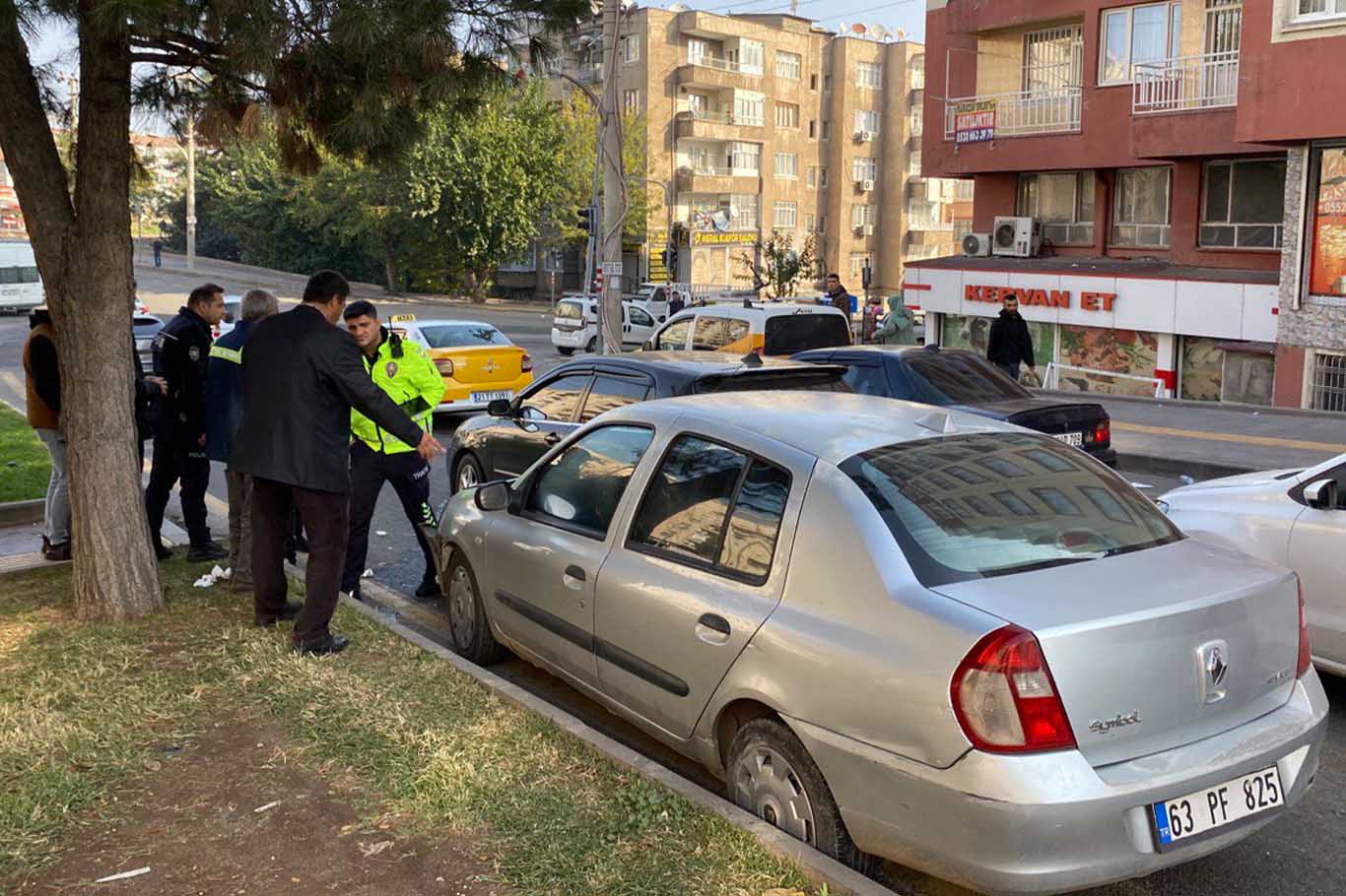 Diyarbakır’da zincirleme kazada 2 kişi yaralandı 2