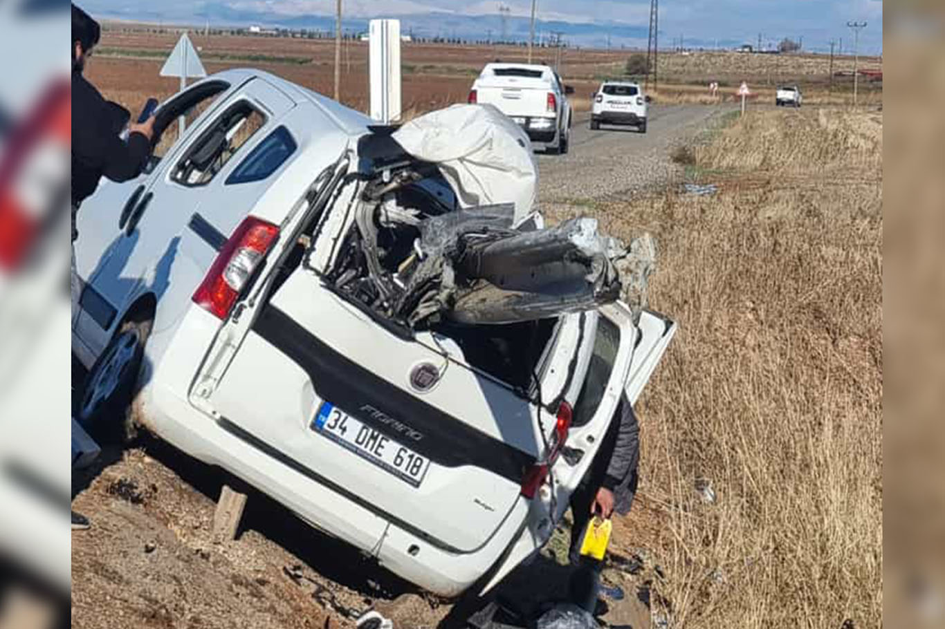 Lastiği patlayan hafif ticari takla attı 1