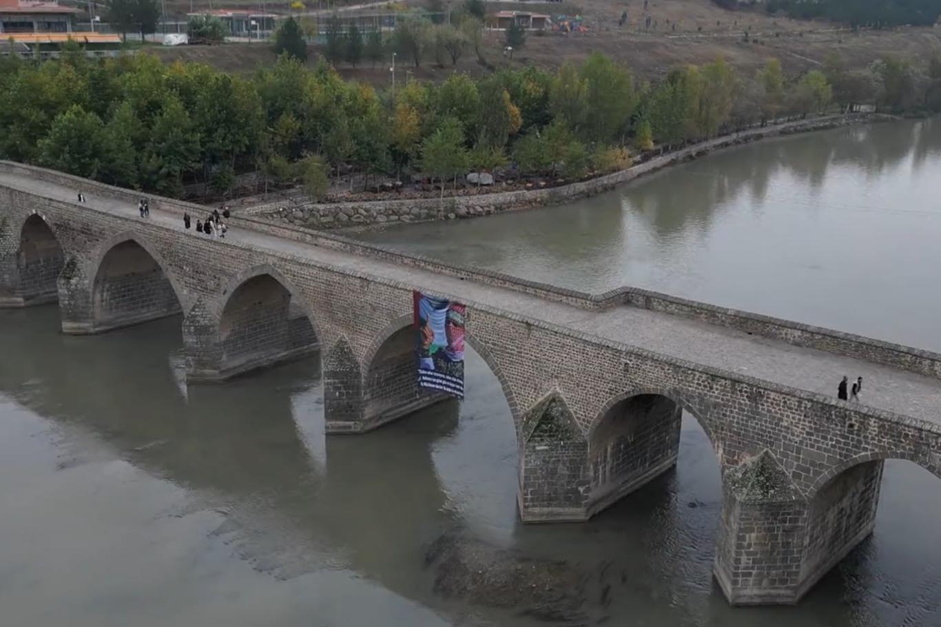 Ongözlü Köprü’ye Ebu Ubeyde posteri asıldı 5