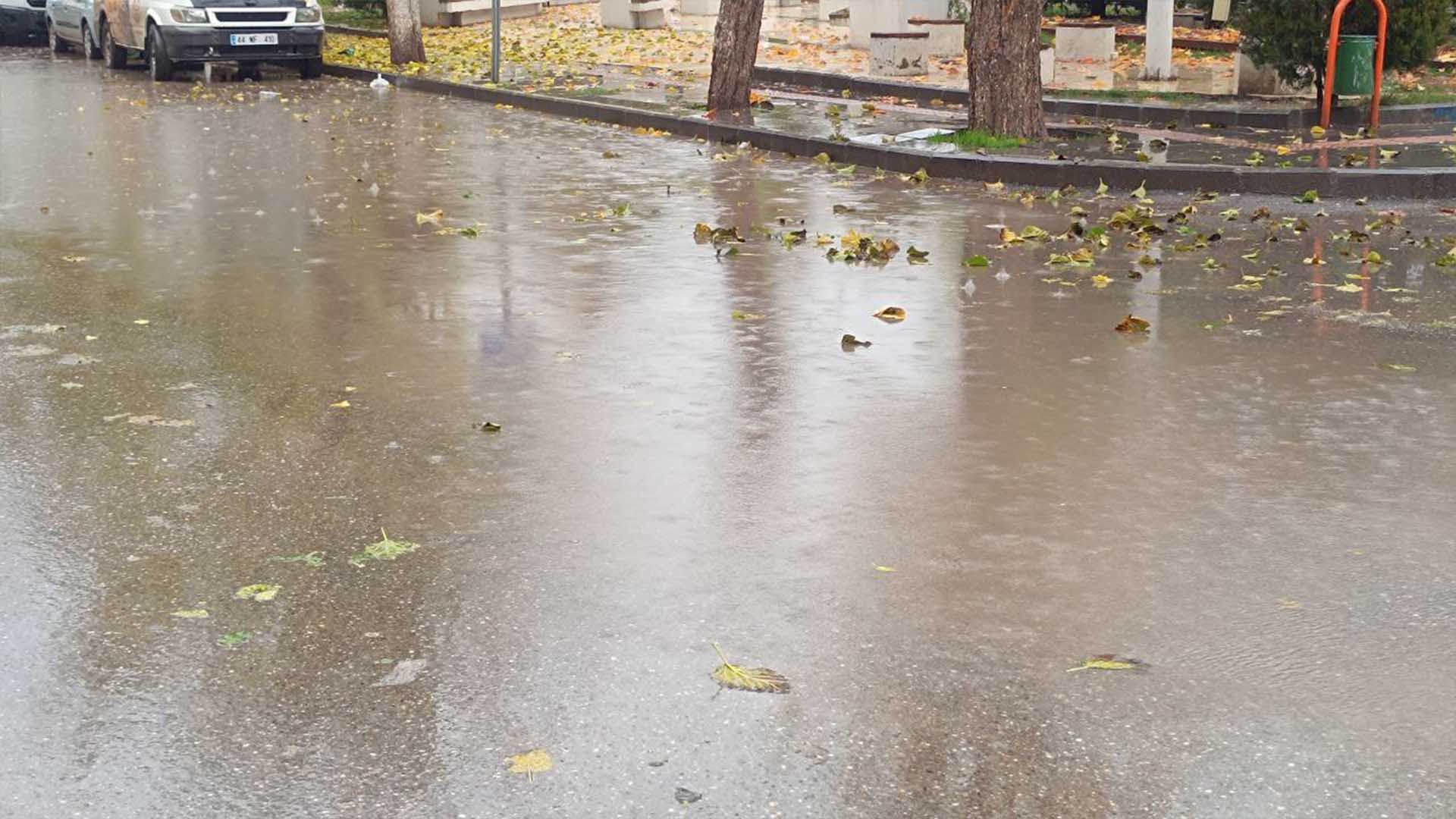 Bismil’de Sağanak Yağışlar Etkili Oluyor Cadde Ve Sokaklarda Durum 8