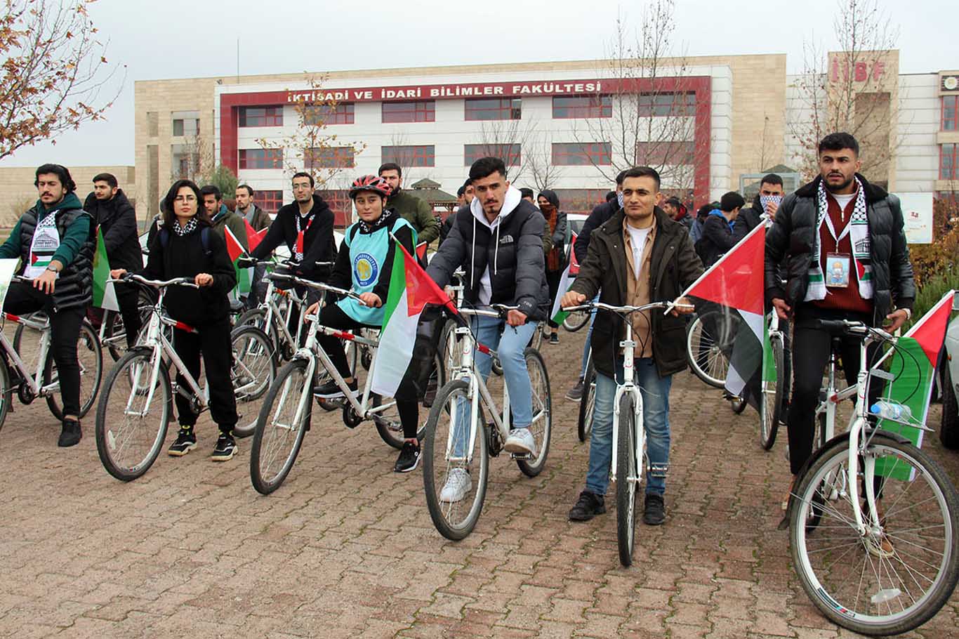 Dicle Üniversitesi Akademisyen Ve Öğrencileri Filistin Için Pedal Çevirdiler 6