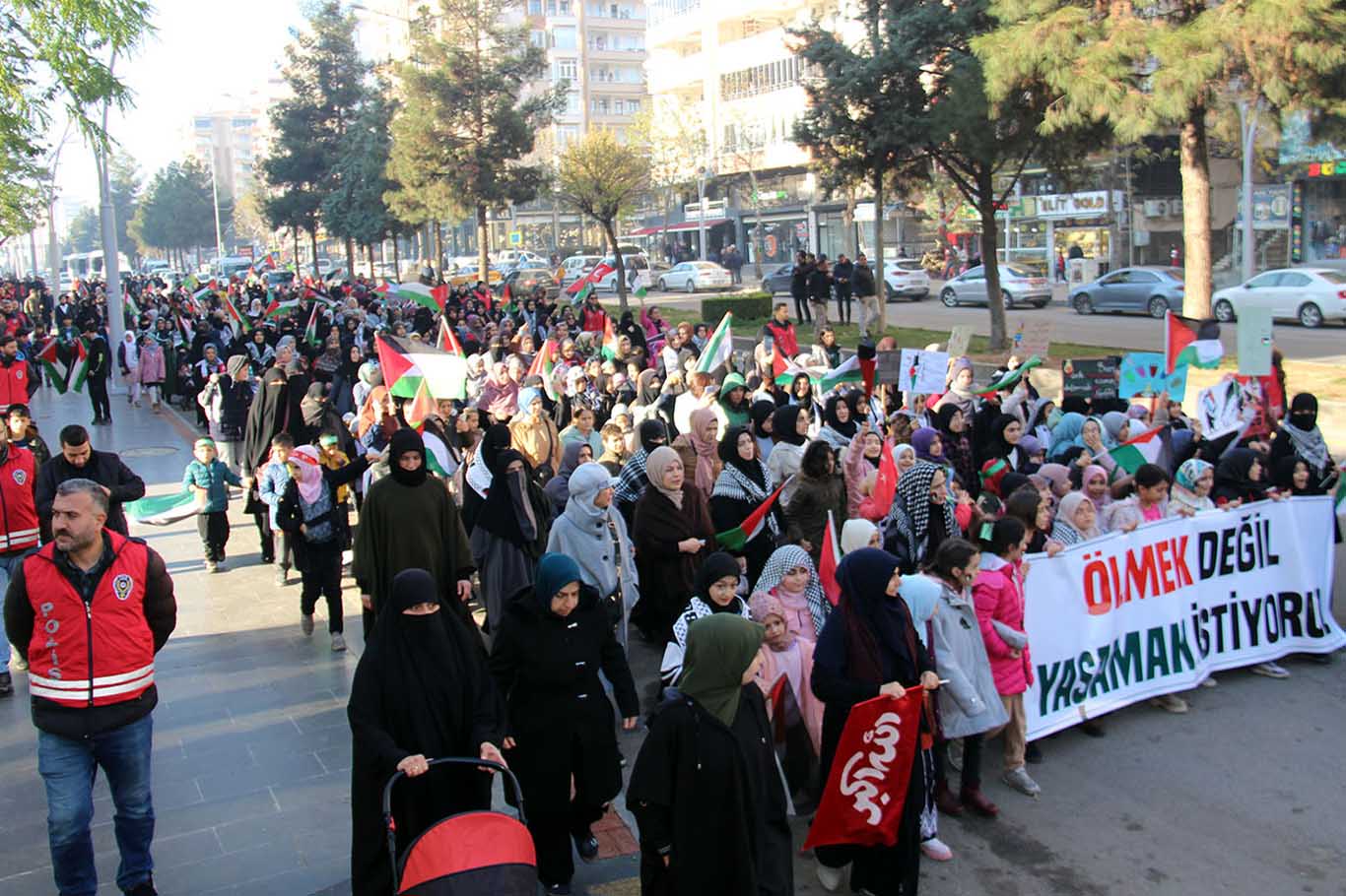 Diyarbakır'da Çocuklar Gazze Için Yürüdü 9