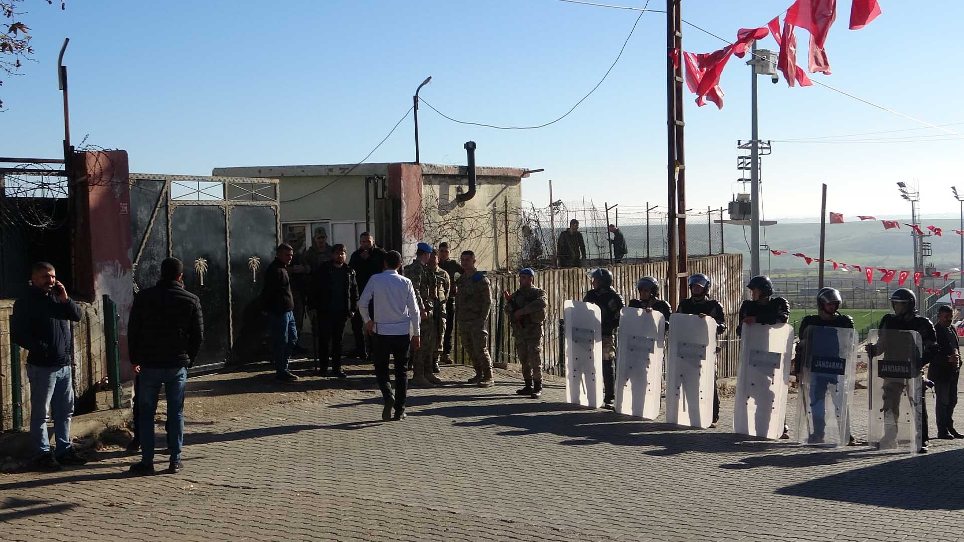 Diyarbakır'da Lise Kavgası Büyüdü Polis Ve Jandarma Müdahale Etti 4