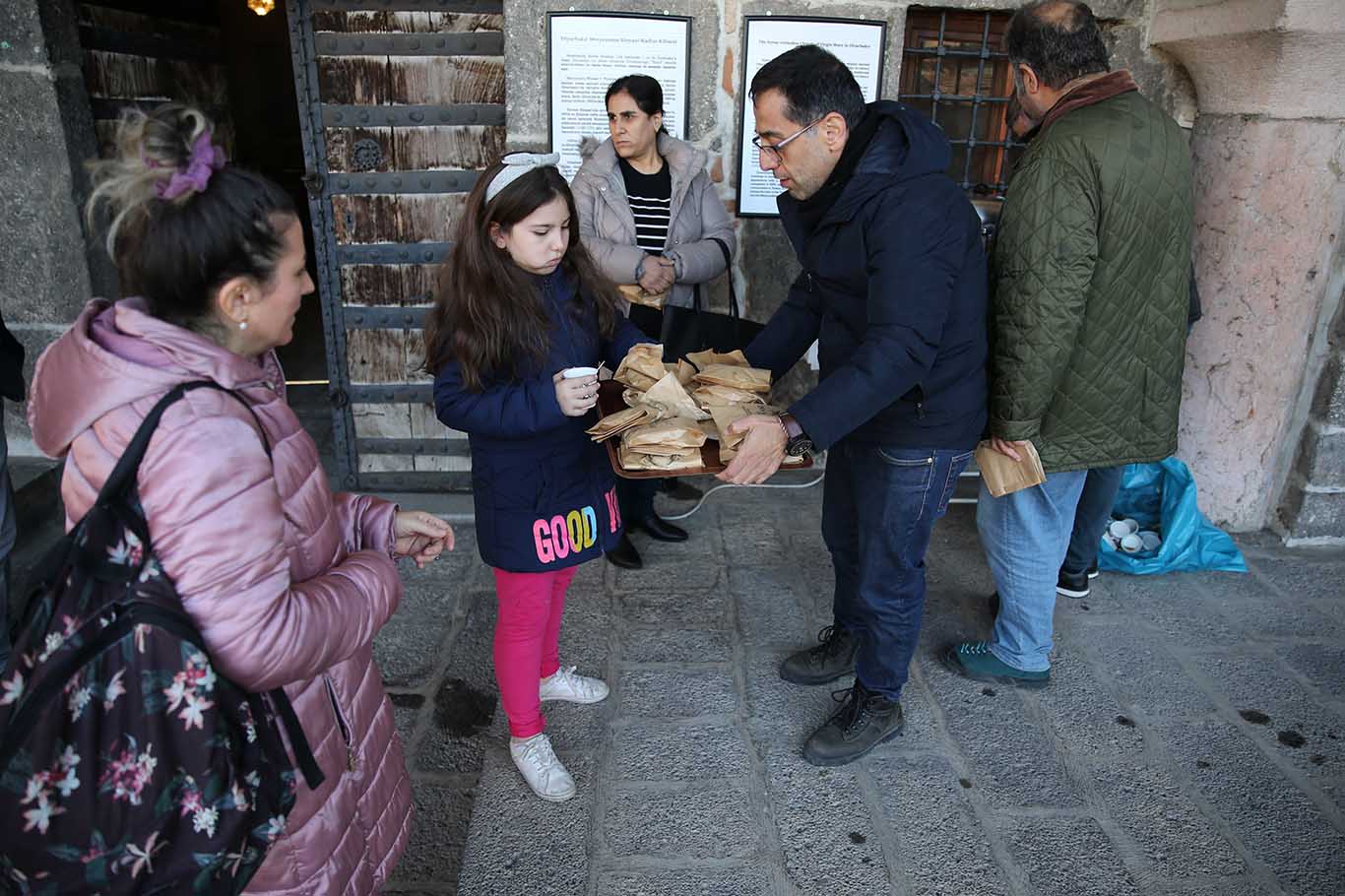 Diyarbakır'da Meryem Ana Kilisesi'nde Ayin Yapıldı 3