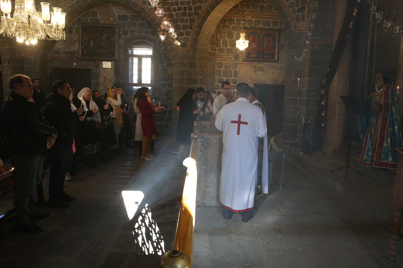 Diyarbakır'da Meryem Ana Kilisesi'nde Ayin Yapıldı 6