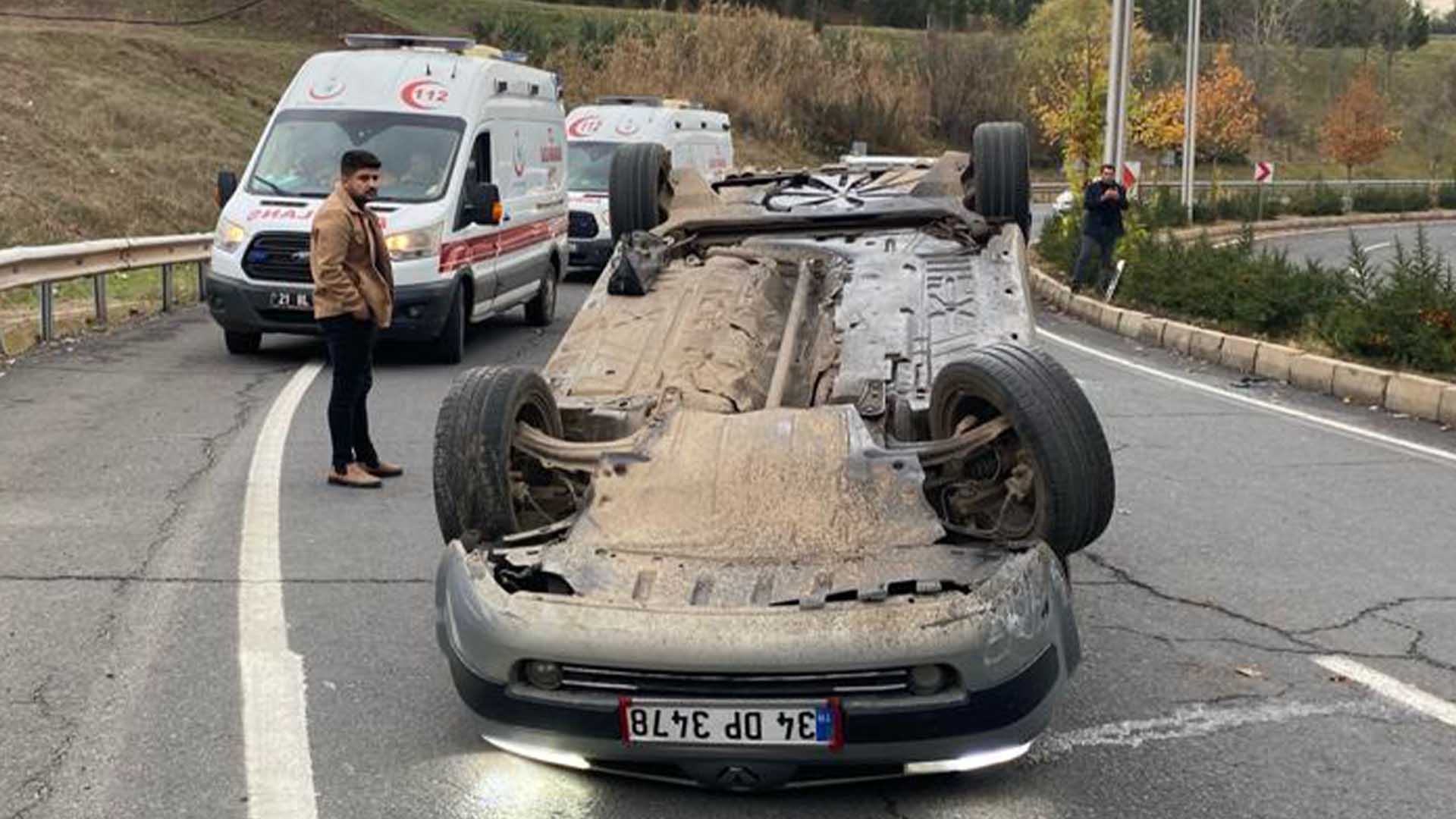 Diyarbakır'da Otomobil Takla Attı 2 Yaralı 2