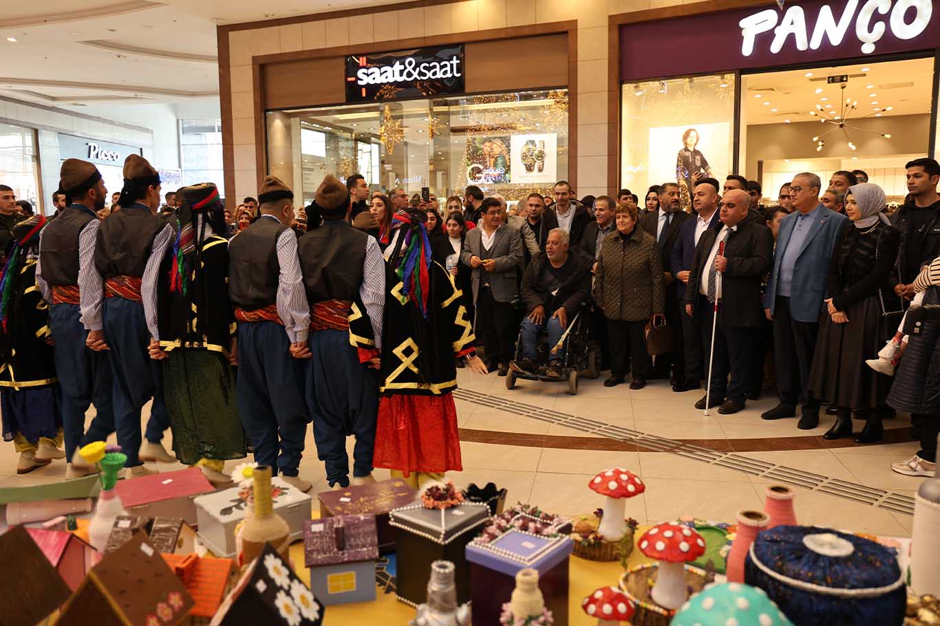 Diyarbakır’da Özel Gereksinimli Bireylerin El Sanatları Sergilendi 1