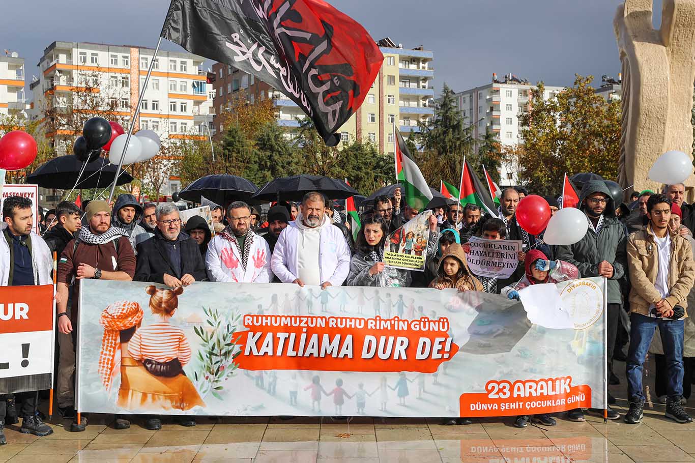 Diyarbakır'da Sağlık Çalışanları Ve Çocuklar, Gazzeli Şehit Çocuklar Için Yürüdü 12