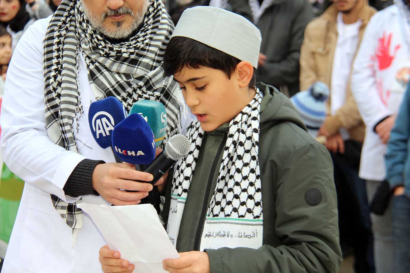 Diyarbakır'da Sağlık Çalışanları Ve Çocuklar, Gazzeli Şehit Çocuklar Için Yürüdü 4