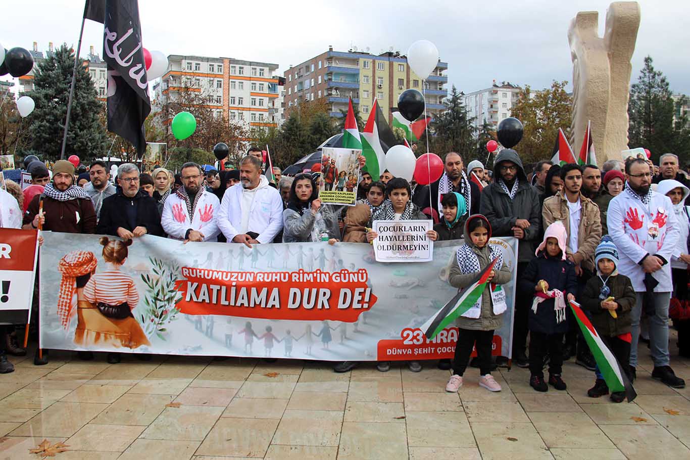 Diyarbakır'da Sağlık Çalışanları Ve Çocuklar, Gazzeli Şehit Çocuklar Için Yürüdü 5