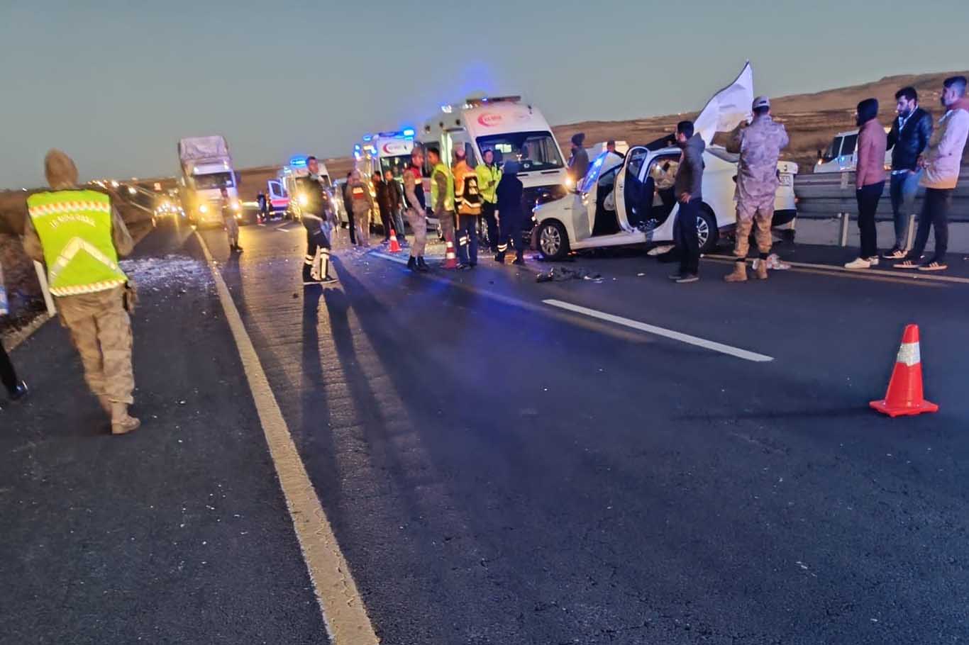 Diyarbakır’da Taziye Dönüşü Feci Kaza 3 Ölü, 4 Yaralı 4