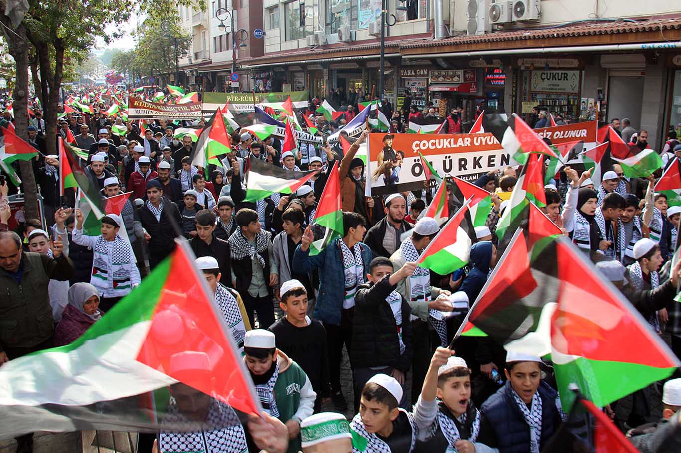 Diyarbakırlı Çocuklar Gazzeli Akranları Için Yürüdü 6