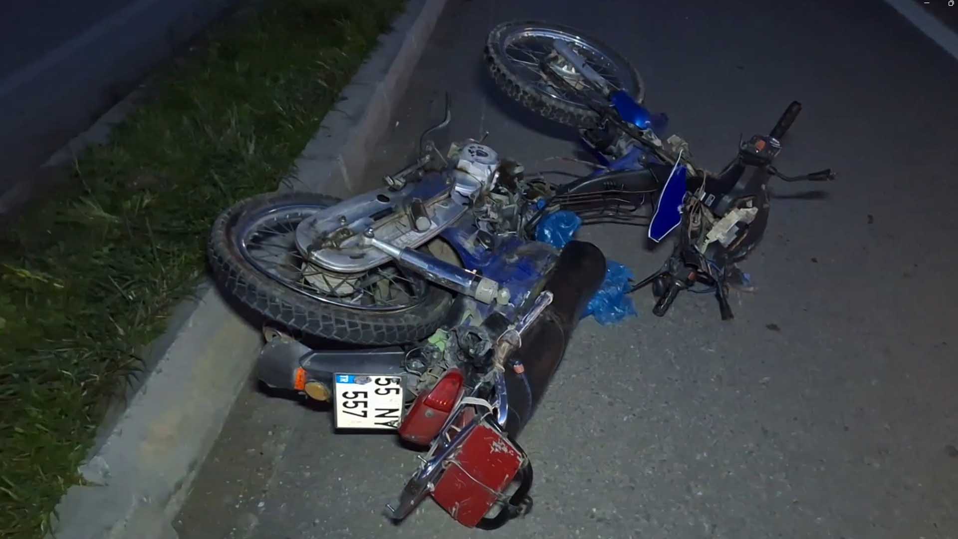 Hafif Ticari Ile Motosiklet Çarpıştı 1 Ölü, 2 Yaralı 1